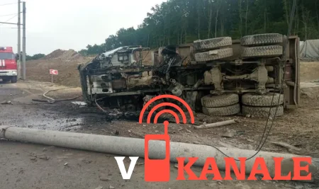 Рядом со строящейся развязкой «Тавриды» в Крыму сгорел грузовик