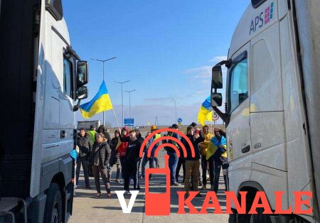 Украина: От системы "Шлях" отключили еще 7 перевозчиков, чьи водители не вернулись в Украину