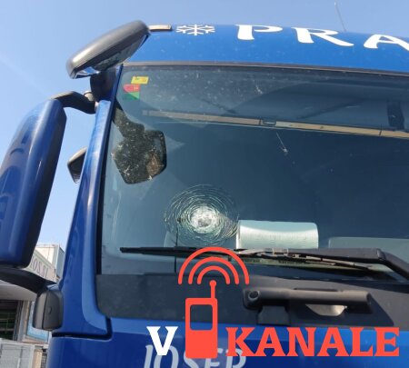 Испания: неизвестные бросали камни в проезжающие грузовики