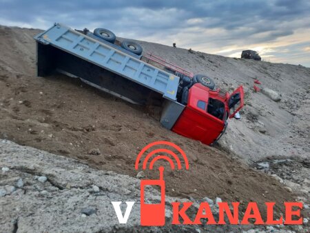 Мурманская область: В Кольском районе грузовик съехал в кювет
