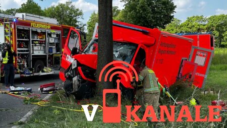 Германия: Серьезная авария в Ведемарке: машина скорой помощи врезалась в дерево