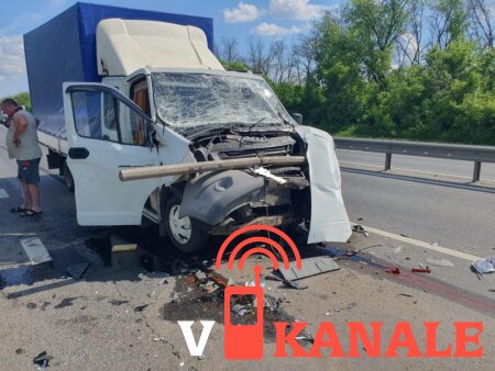 При столкновении грузовика и ГАЗели в Рыбновском районе пострадал 51-летний водитель