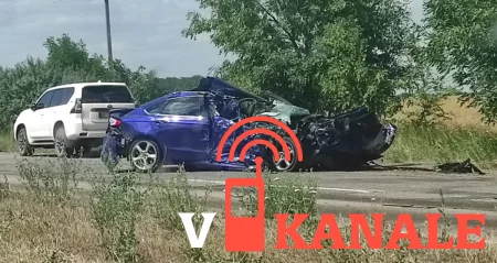 Украина: Форд решил обогнать фургон и трактор: два человека пострадали