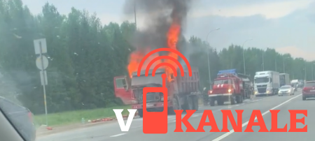 Грузовик загорелся на трассе возле Петрозаводска