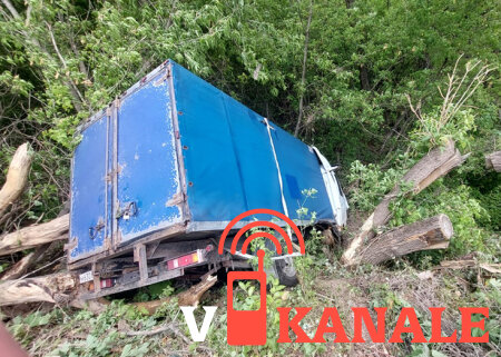 На трассе Сызрань-Саратов грузовик как спички сносил деревья: водитель уверяет, что глаз не сомкнул