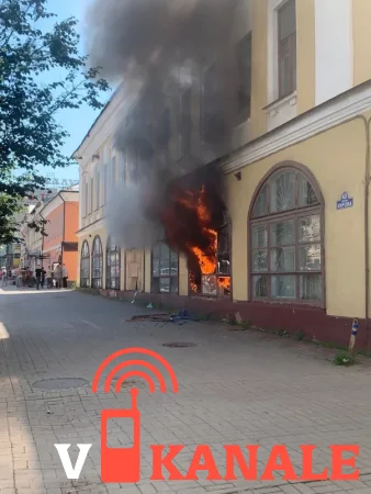 В Калуге снова загорелось здание бывшей скорой помощи