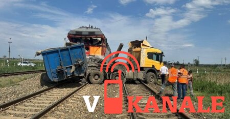 В столкновении поезда и грузовика под Волгоградом пострадал машинист